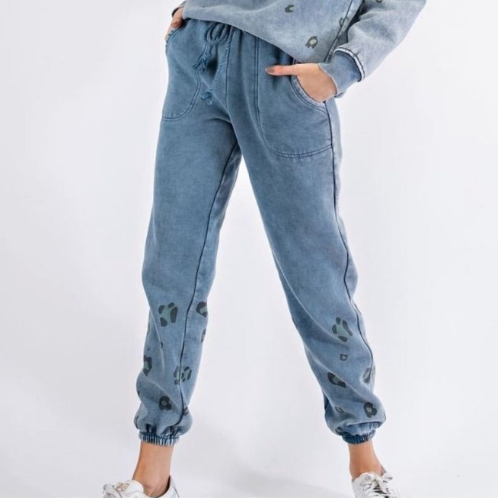 Easel Leopard Print Washed Oversized Knit Sweatpants In Dusty Teal. NWT! Sz S